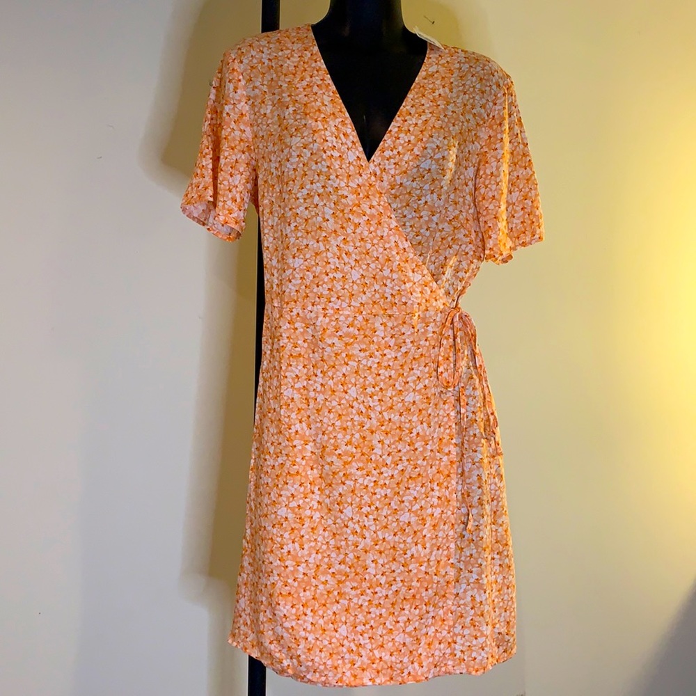 NWT Women’s Small H&M Wrap Floral Dress